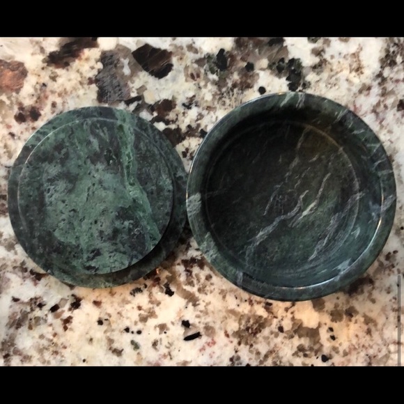 Marble jewelry round box or paper clip holder - Picture 6 of 8